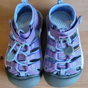 I SEEL THOSE PURPLE GIRLS SHOES, KEEN  SIZE 9, BRAND NEW